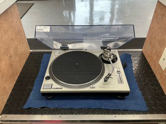Technics SL1200MK2 Turntable