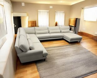 Interior Define - *Open Box* Maxwell 4 pc Corner Sectional Sofa. Off White/Cream. Retail 5.1k.  We deliver.