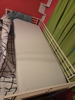 Twin mattress 29x75