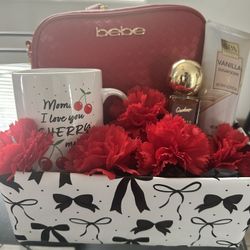 Gift Baskets & Candy Apple 