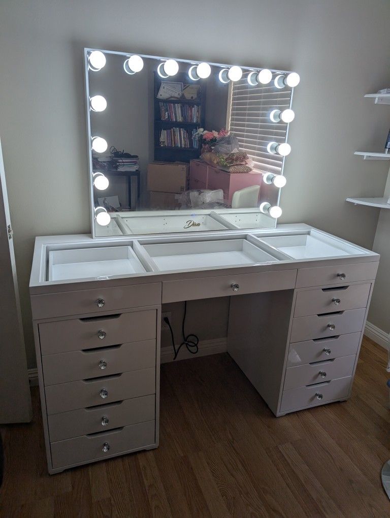 Vanity mirror