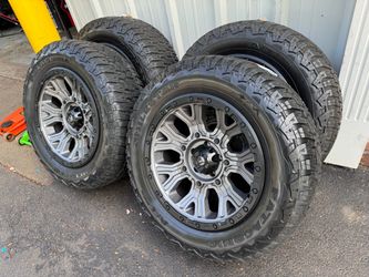 ON SALE -NEW20x9 fuel wheels wrapped in petegonia 275/60r20 tires same as 33s