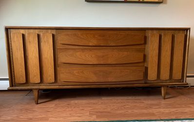 Mid Century Modern Dresser/Credenza By American Of Martinsville