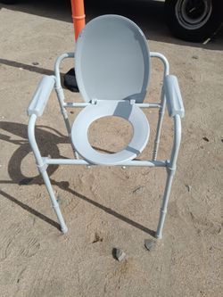 Medical bedside commode chair
