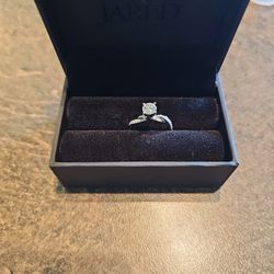 Amazing Engagement Ring 