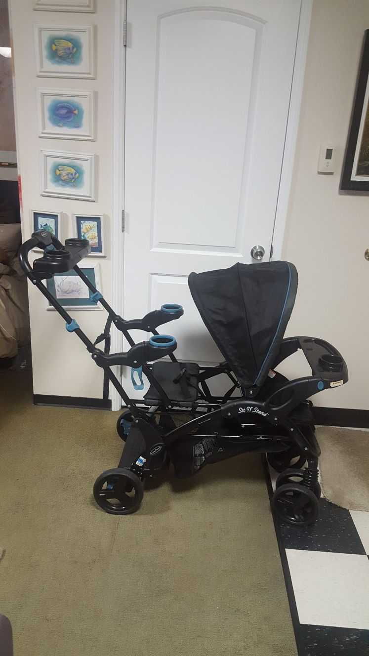 BABY TREND SIT AND STAND DOUBLE STROLLER