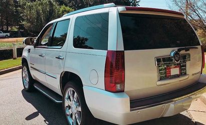 Price$1200 Cadillac Escalade O7