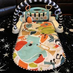 FISHER PRICE KICK & PLAY MAT PIANO 🎹