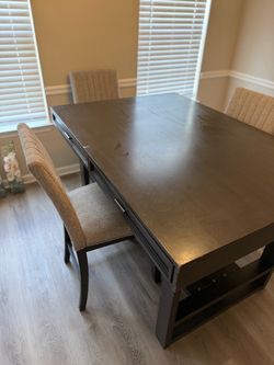 Dining room table & chairs