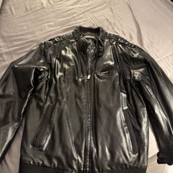 RARE! Vintage! Members Only Men’s Polyurethane “Faux Real” Jacket. Mens size: M. *Polyurethane shedding at collar and upper back 