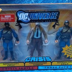DC Universe Crisis Commissioner Gordon Gotham City Swat Action Figure Three Pack MOC MIP 2008 Mattel Collectible