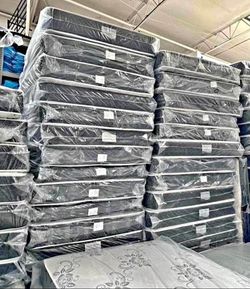 Queen Size Deluxe Mattress 