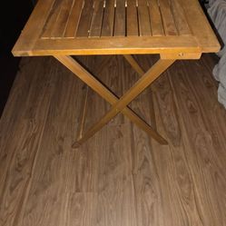 Foldable table