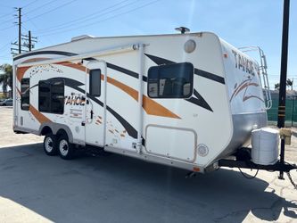 2009Tahoe by Thor 25ft toy hauler
