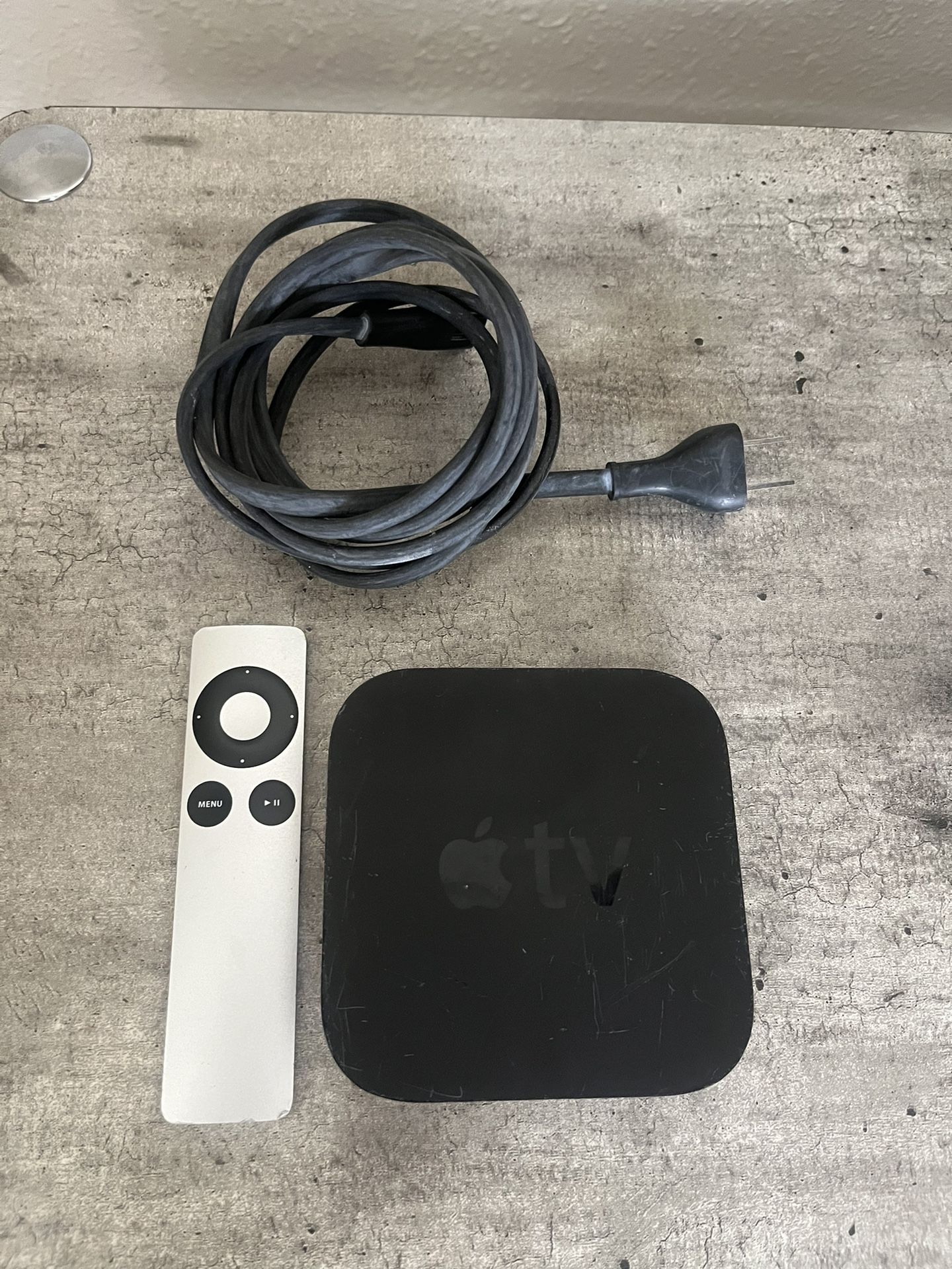 Official Apple TV A1469 3rd Generation 8GB HD Media Streamer! ~ Works Great!