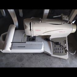 Singer Sewing Machine 