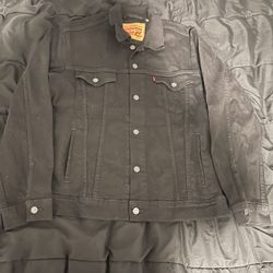 Black Levi’s Jacket 