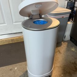 Munchkin Diaper Pail 