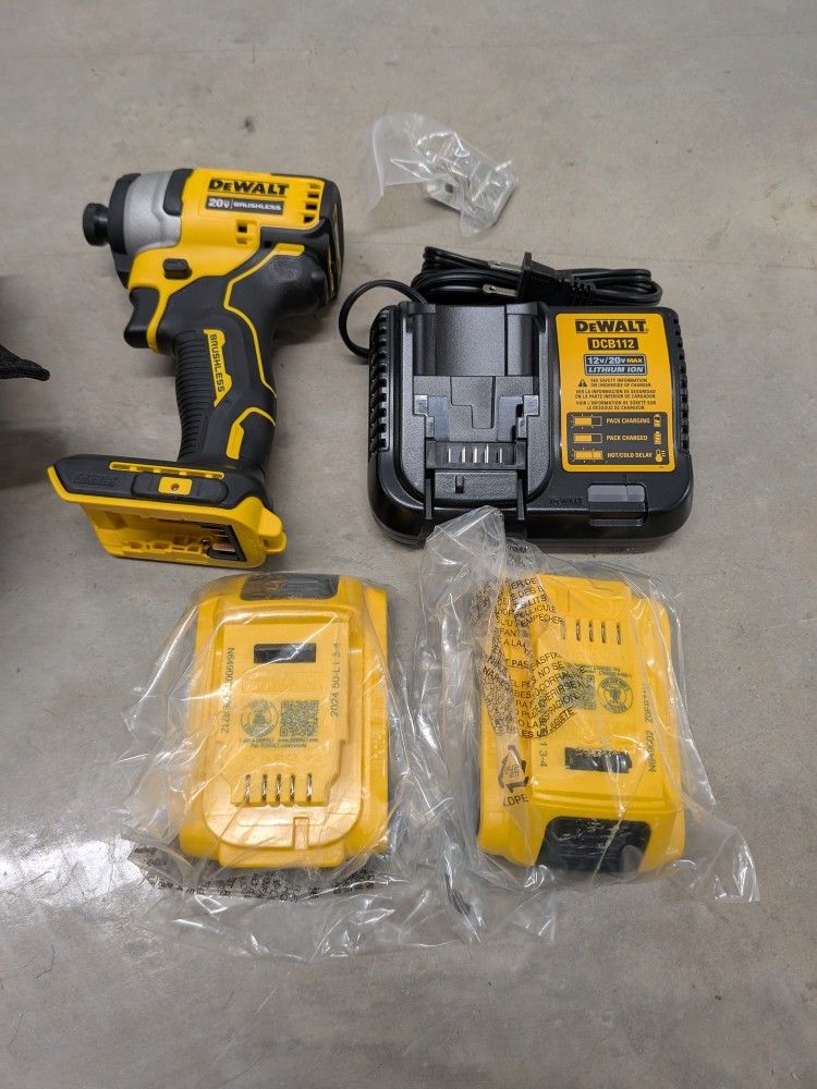 DEWALT 20V MAX* Brushless Cordless Impact Driver kit.