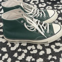 Converse woman’s size 9 chuck 70