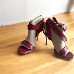 Charles  David - Spooky (Red)