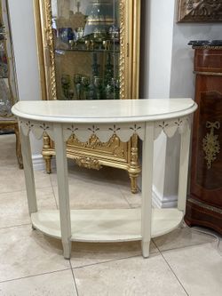 Beautiful Vintage Safavieh Christina Console Table in an Off White Color🌷