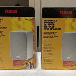 New Realistic RCA Mini Speakers