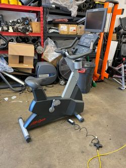 Life Fitness CLSC Upright Bike 