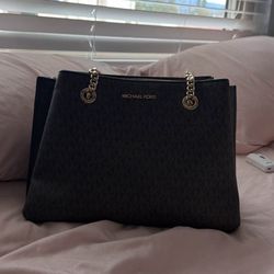 MK medium Tote 