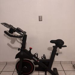 EXERCISE BIKE CURSOR BRAND LIKE NEW 2 FREE HEADPHONES INCLUDED