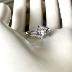 Elegant Engagement & Marriage 14KT White Gold Diamond Size 6 Marquise Ring. 4.81 grams.