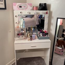 Make up vanity