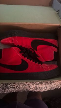 Nike High-Top Sneakers Red and Black