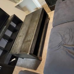 Sturdy Coffee Table With Storage And Extending Panel