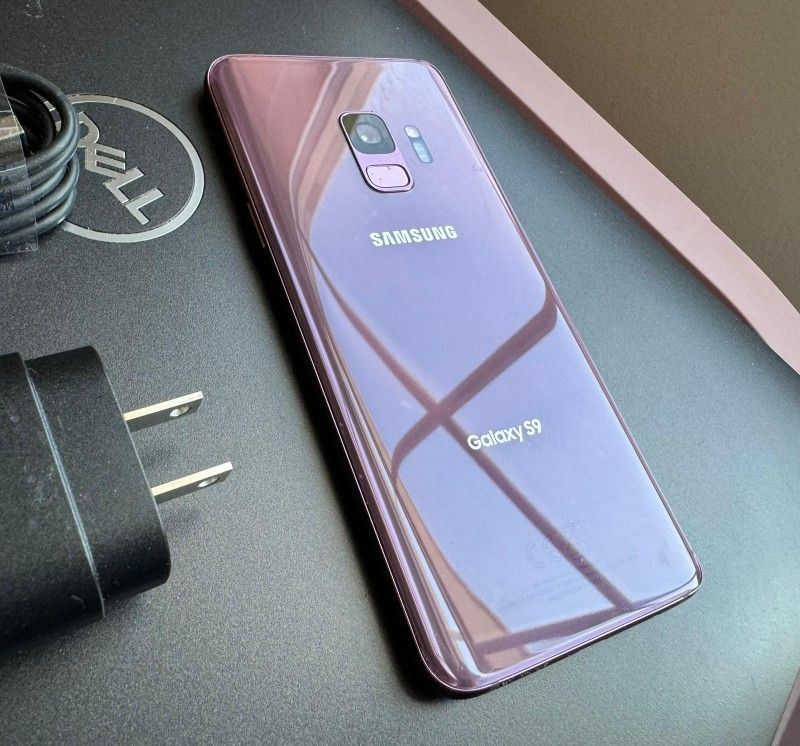 Samsung Galaxy S9 , Unlocked   for all Company Carrier ,  Excellent Condition  Like New