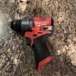Milwaukee  m12 fuel nuevo tool only