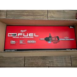 Milwaukee 18v Brushless 1” Impact Wrench Extended Reach D Handle Tool Only