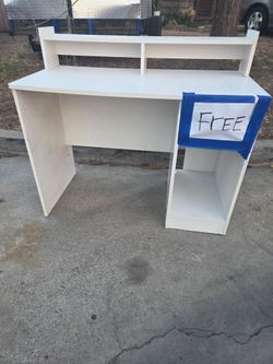 FREE DESK