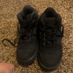 Black Nike’s  For Sale
