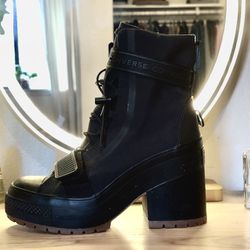 Women’s Converse Boots With Laces & Straps