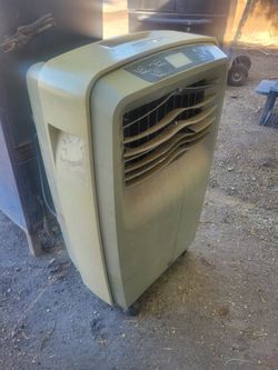 Portable swamp cooler