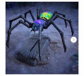 Home accents Holiday 6 FT Wicked Woods Animated LED Creeping Spider