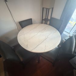Round Table 