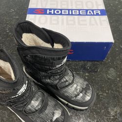 Boys Snow Boots! Size 4