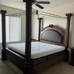 SolidCanopy bed and dresser with 2 side tables / king size