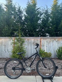 Trek Shift 4 Hybrid Bike – Small 14.5” Frame Comfort Bicycle