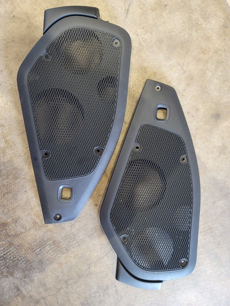 2024 JEEP Wrangler 4xe OEM Plastic Grills for Soundbar Speakers (USED)