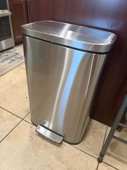 Trash can