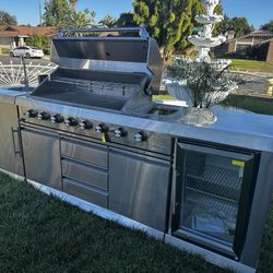 New Open Box Display Barbecue Island Stainless Steel Everything Works Perfectly
