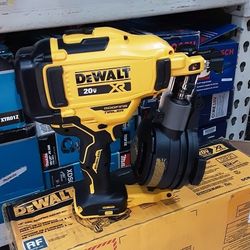 DEWALT 20V MAX 15 Cordless Coil Roofing Nailer